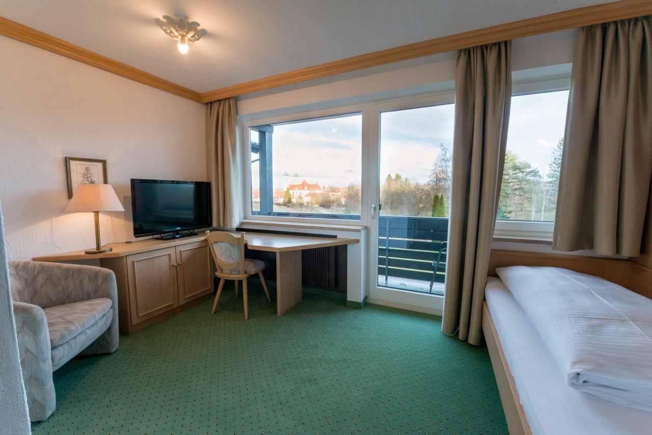 Hotel St. Ulrich Garni Ottobeuren Exterior foto